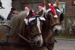 Umzug der Weihnachtsmänner am 24. Dezember 2013 in Horstdorf